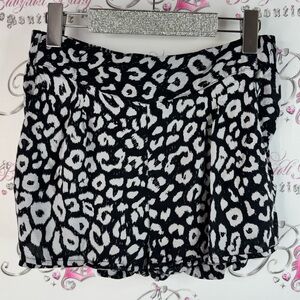 Ali & Kris shorts cheetah print leopard animal Monochrome Patterned Shorts
